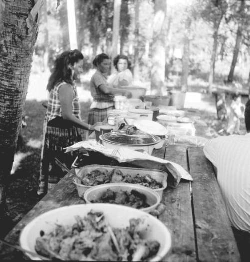Seminole_Indian_Thanksgiving_Meal_(2)